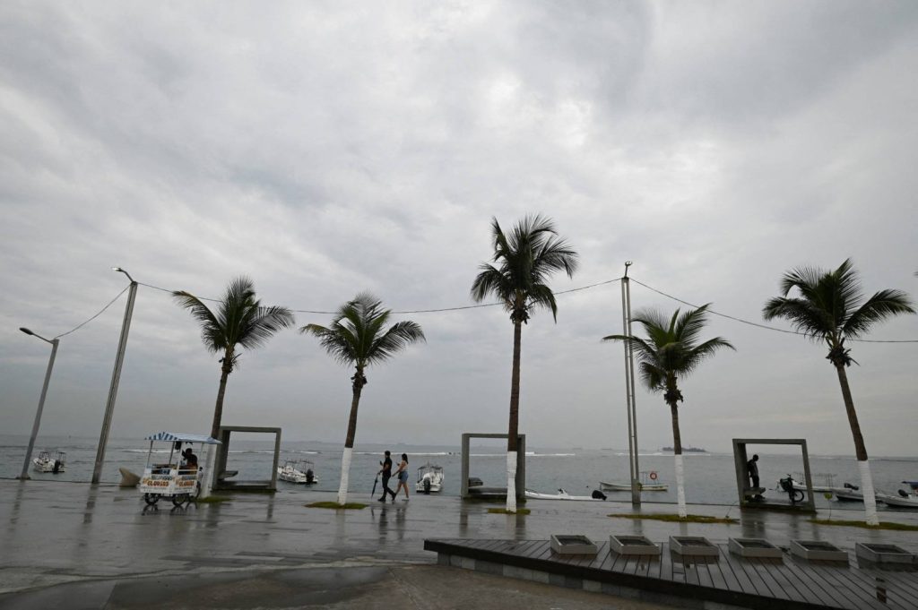 Alberto, the season’s first named tropical storm, brings rain to Texas and Mexico, causing the deaths of three people