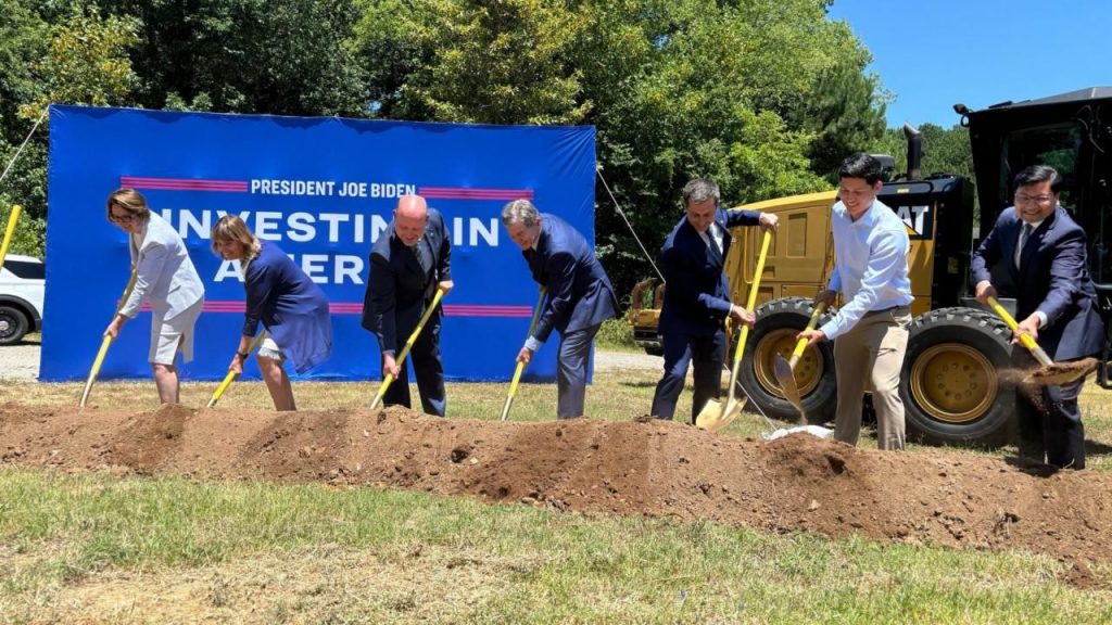 Buttigieg, Cooper break ground on $1 billion direct rail connecting Triangle to Richmond, Virginia