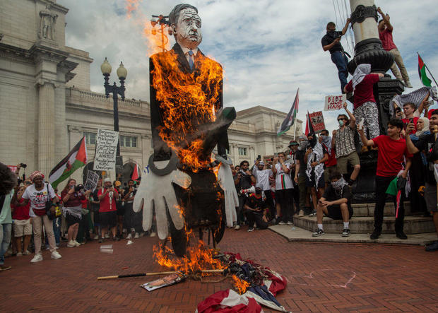 Kamala Harris condemns pro-Hamas protesters who burned flag in D.C.