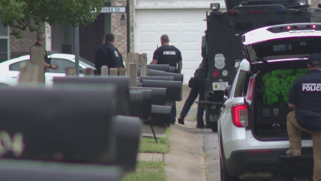 Man arrested after SWAT standoff on Indy's east side