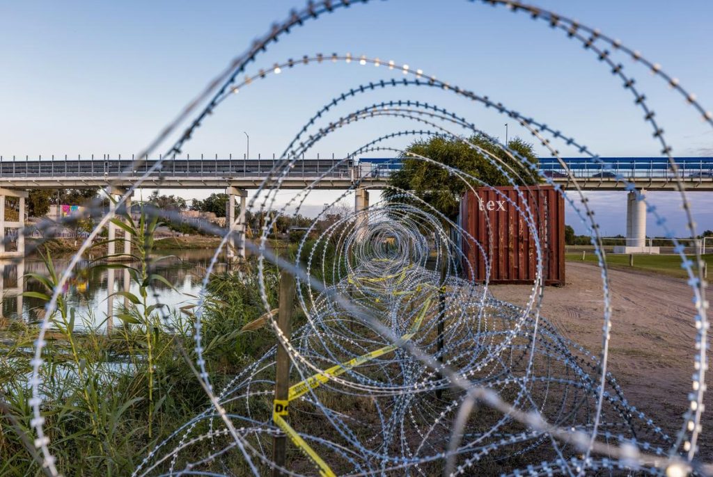 Feds can't destroy razor wire TX installed near Eagle Pass, appeals court rules